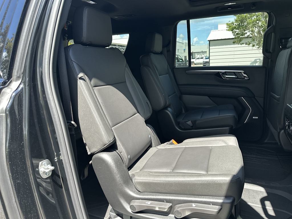 Thumbnail: 2026 Chevrolet Suburban - 24