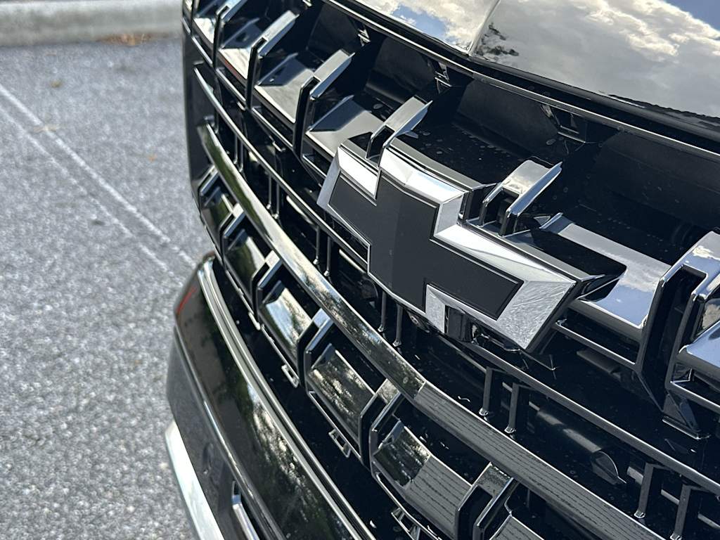 Thumbnail: 2026 Chevrolet Suburban - 5