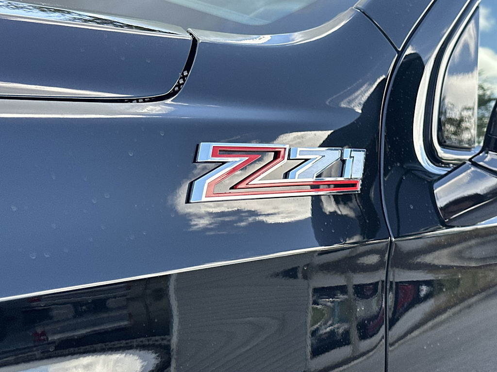Thumbnail: 2026 Chevrolet Suburban - 22