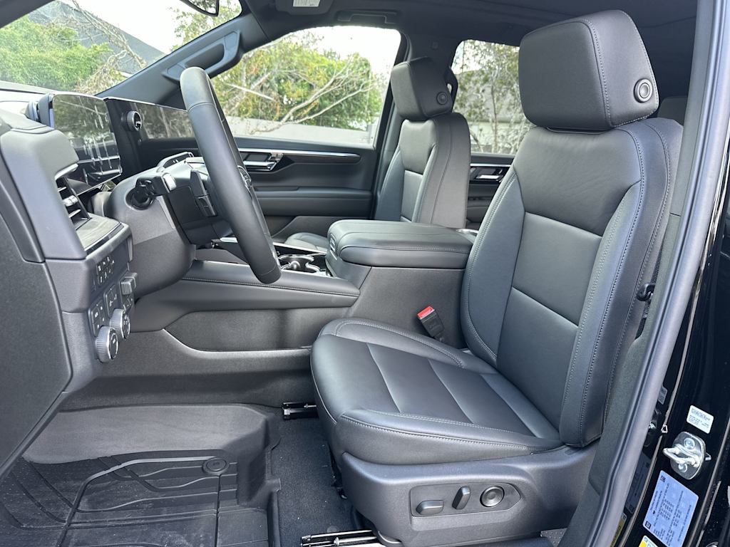 Thumbnail: 2026 Chevrolet Suburban - 10