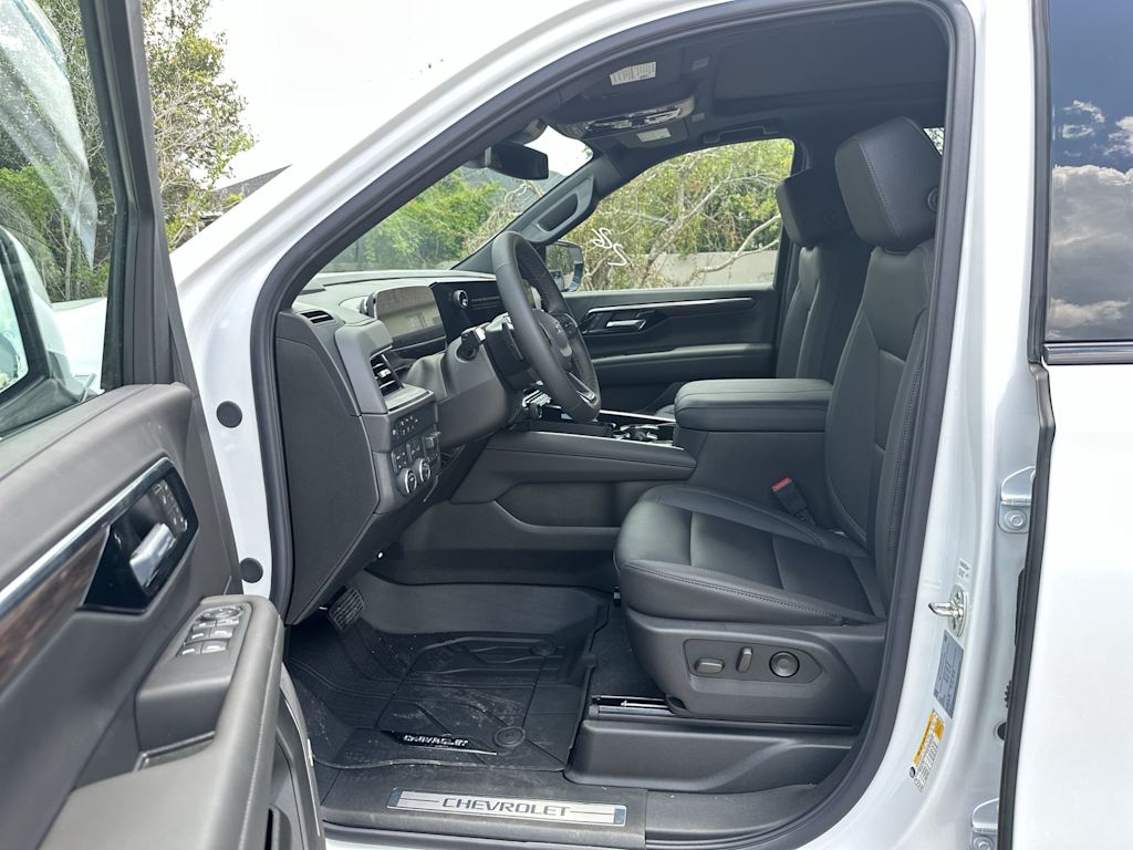 Thumbnail: 2026 Chevrolet Suburban - 10