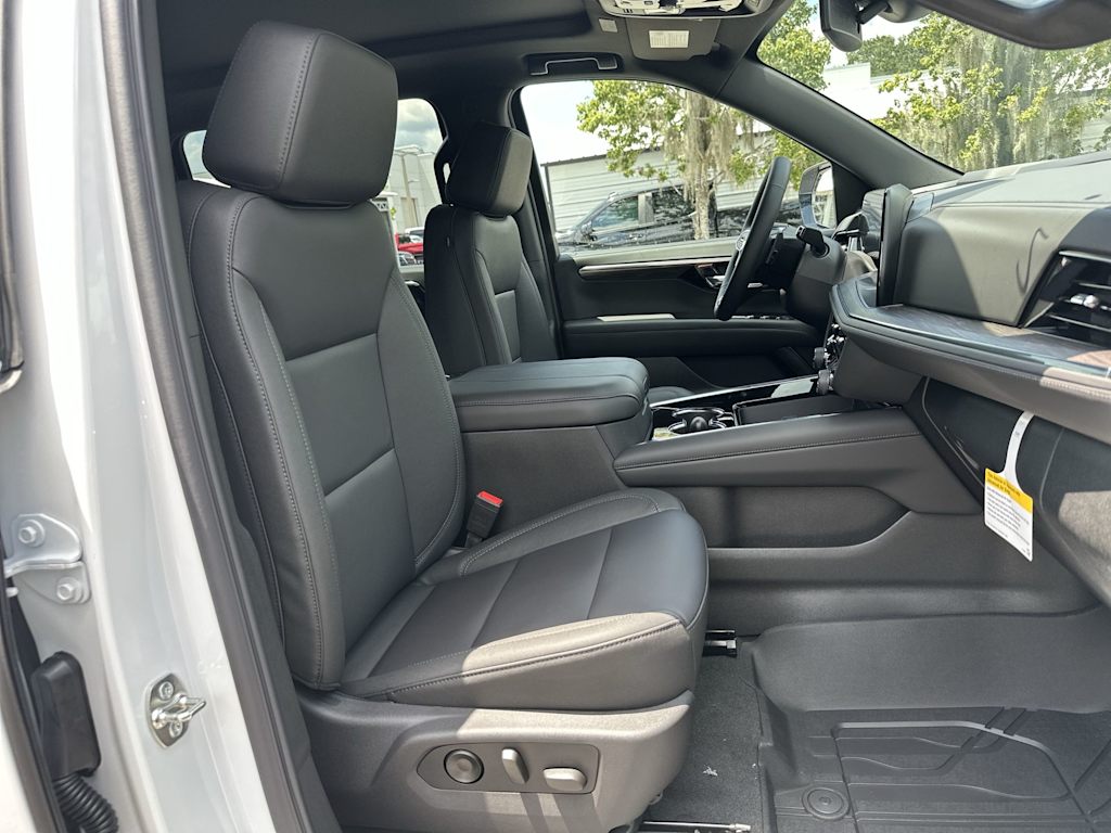 Thumbnail: 2026 Chevrolet Suburban - 24
