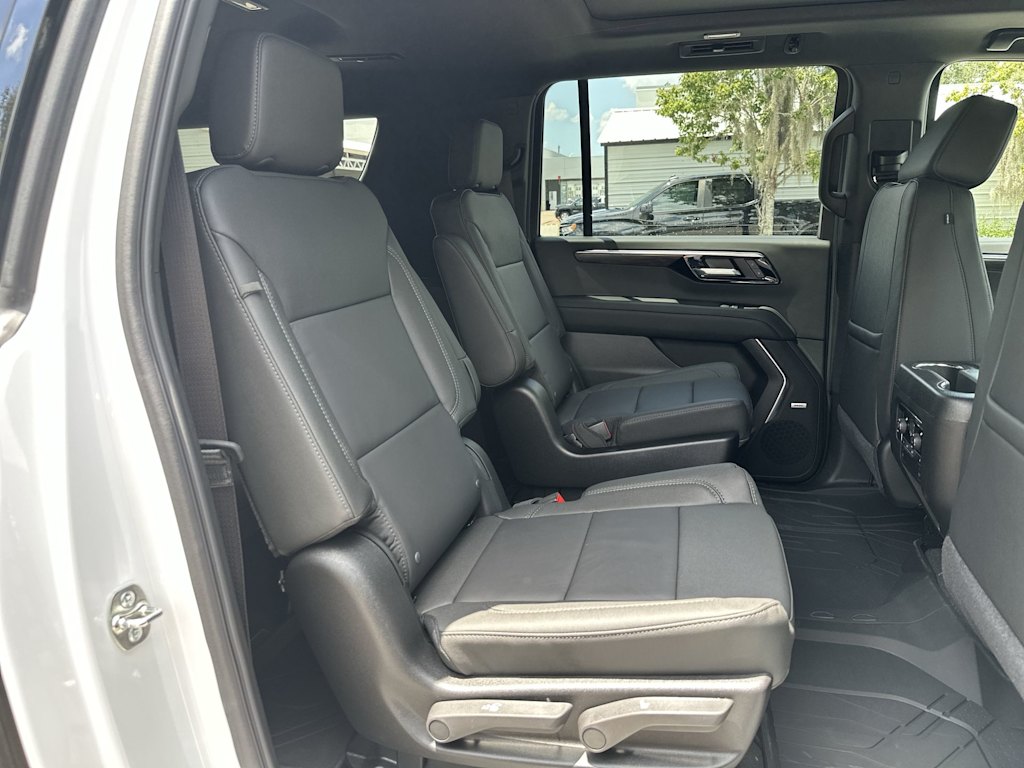 Thumbnail: 2026 Chevrolet Suburban - 23