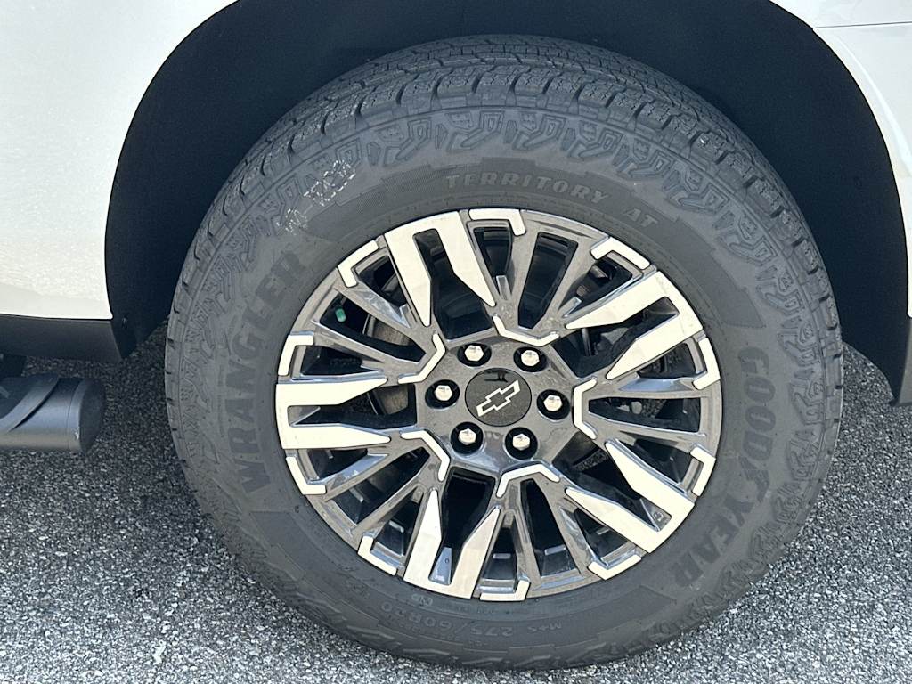 Thumbnail: 2026 Chevrolet Suburban - 7