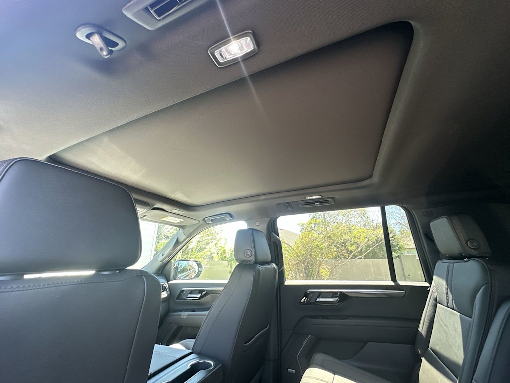 Thumbnail: 2026 Chevrolet Suburban - 23