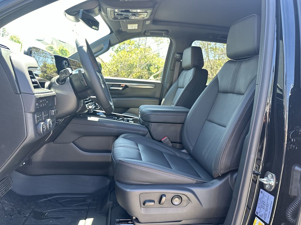 Thumbnail: 2026 Chevrolet Suburban - 12