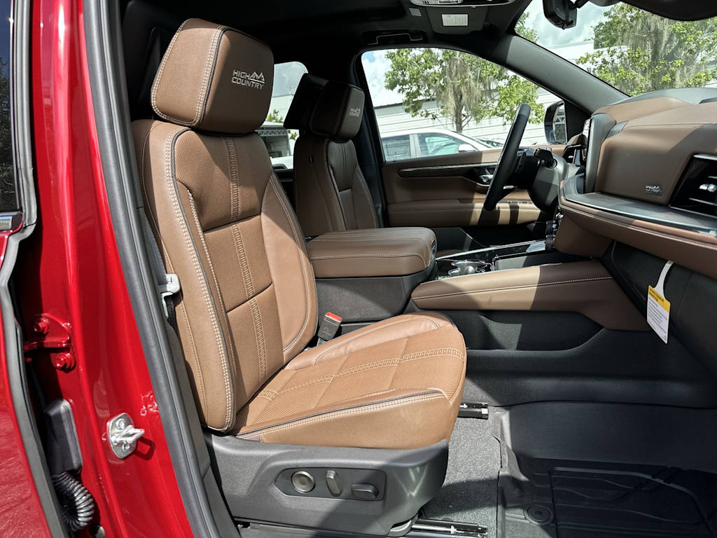 Thumbnail: 2026 Chevrolet Suburban - 26