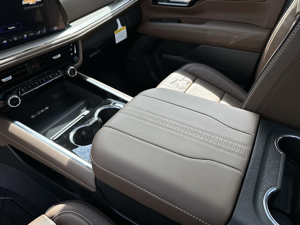Thumbnail: 2026 Chevrolet Suburban - 27