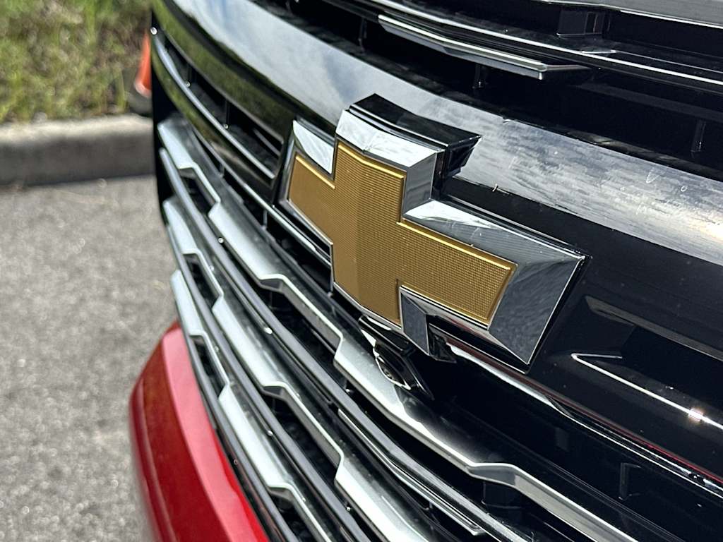 Thumbnail: 2026 Chevrolet Suburban - 7
