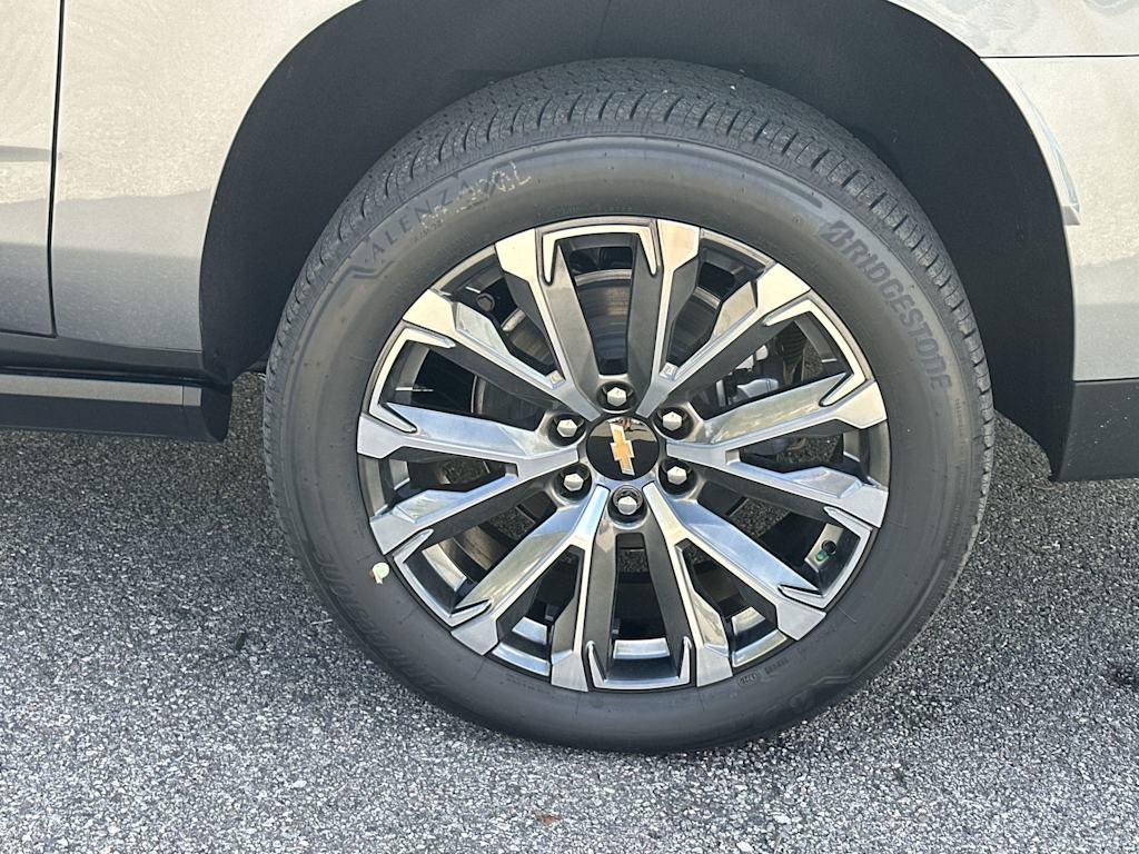 Thumbnail: 2026 Chevrolet Suburban - 7