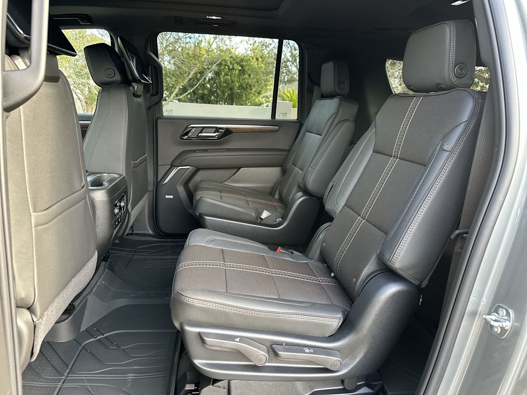 Thumbnail: 2026 Chevrolet Suburban - 24