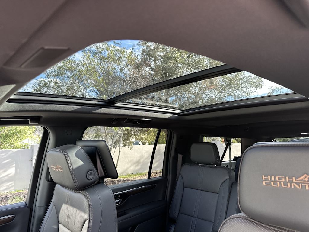 Thumbnail: 2026 Chevrolet Suburban - 23