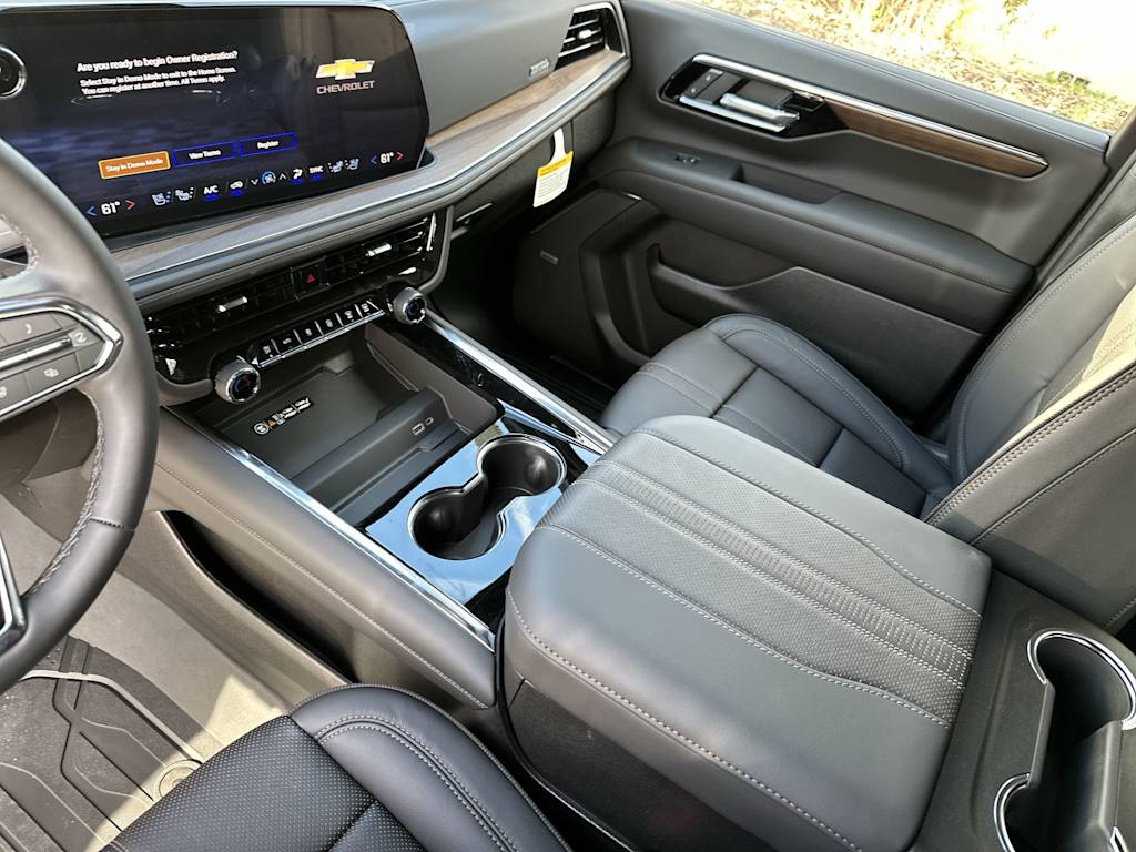 Thumbnail: 2026 Chevrolet Suburban - 27