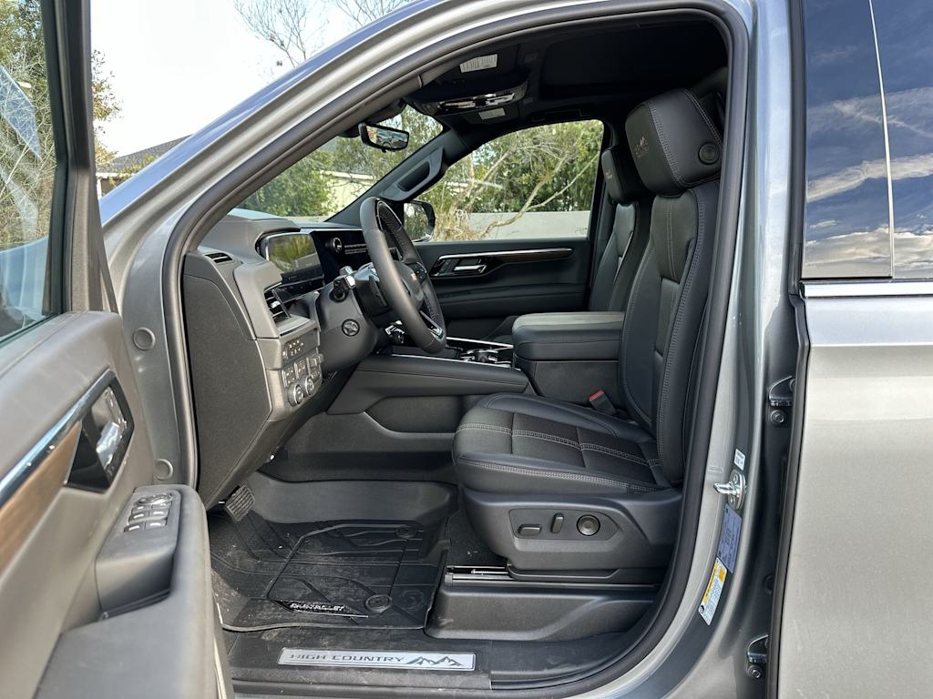 Thumbnail: 2026 Chevrolet Suburban - 11