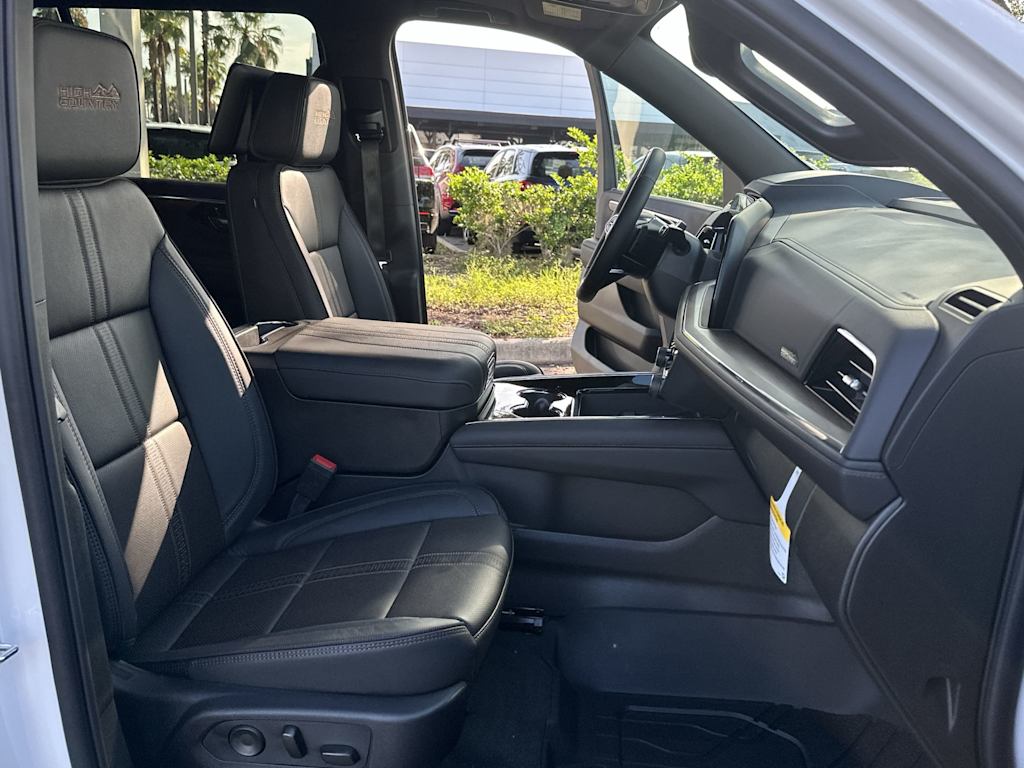 Thumbnail: 2025 Chevrolet Suburban - 18