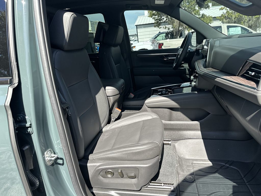 Thumbnail: 2026 Chevrolet Tahoe - 26