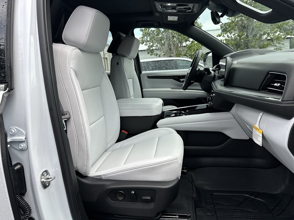 Thumbnail: 2026 Chevrolet Tahoe - 25