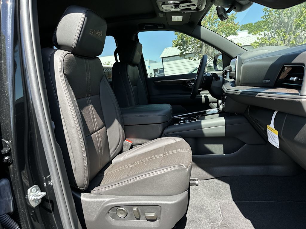 Thumbnail: 2026 Chevrolet Tahoe - 25
