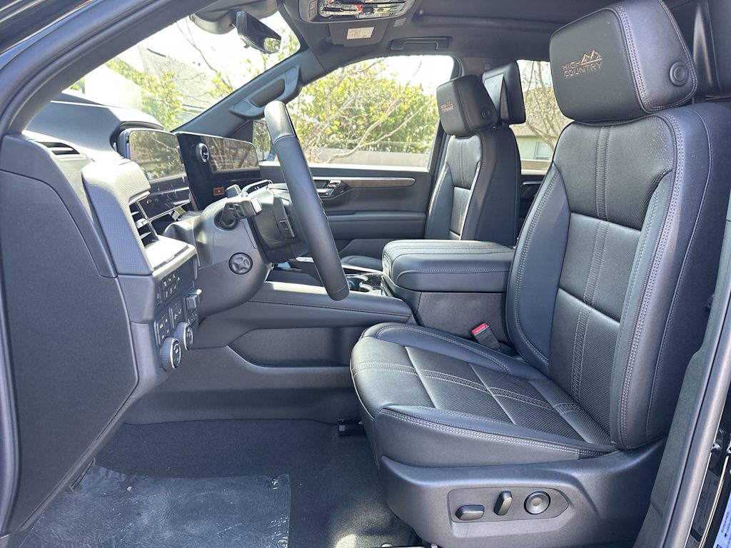 Thumbnail: 2026 Chevrolet Tahoe - 10