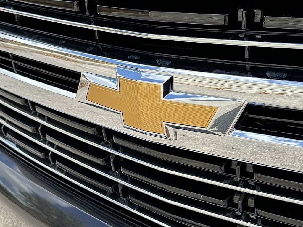 Thumbnail: 2024 Chevrolet Suburban - 6