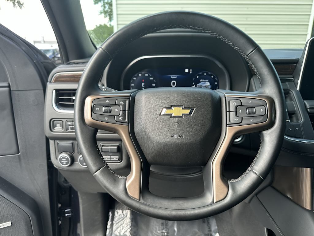 Thumbnail: 2023 Chevrolet Suburban - 10