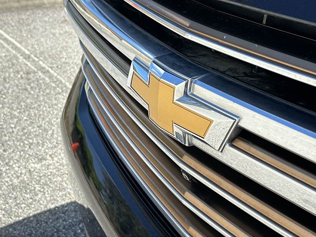 Thumbnail: 2023 Chevrolet Suburban - 6