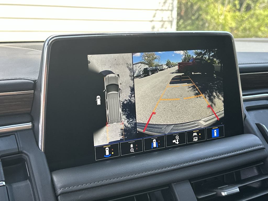 Thumbnail: 2022 Chevrolet Tahoe - 16