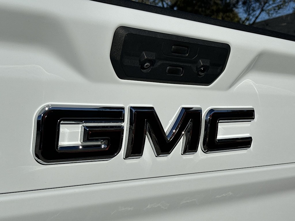 Thumbnail: 2024 GMC Sierra 2500 - 23