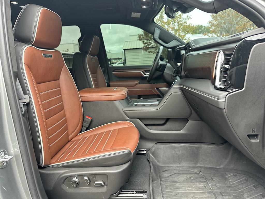 Thumbnail: 2025 GMC Sierra 3500 - 27