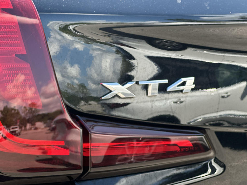 Thumbnail: 2025 Cadillac XT4 - 22