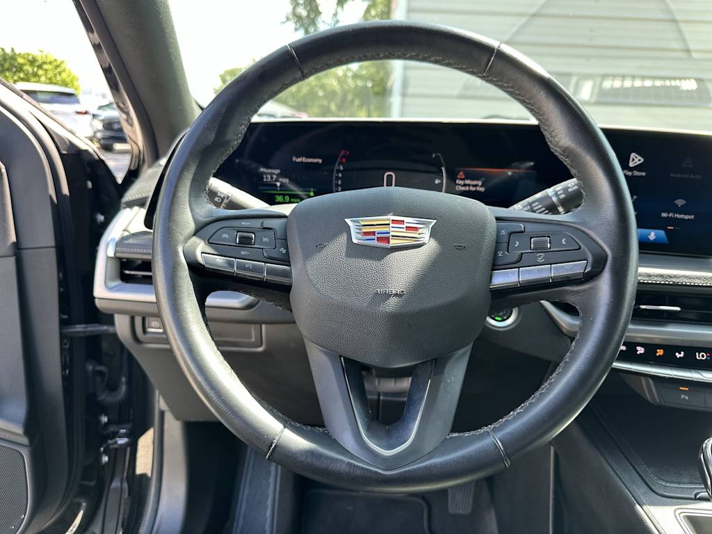 Thumbnail: 2025 Cadillac XT4 - 10