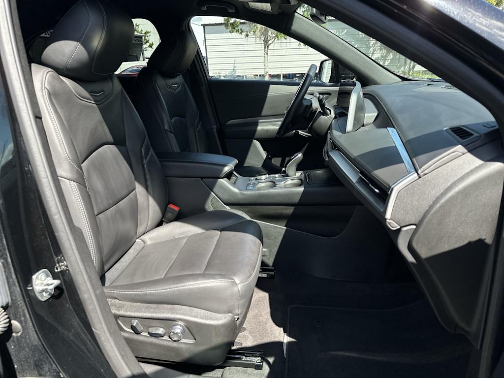 Thumbnail: 2025 Cadillac XT4 - 25