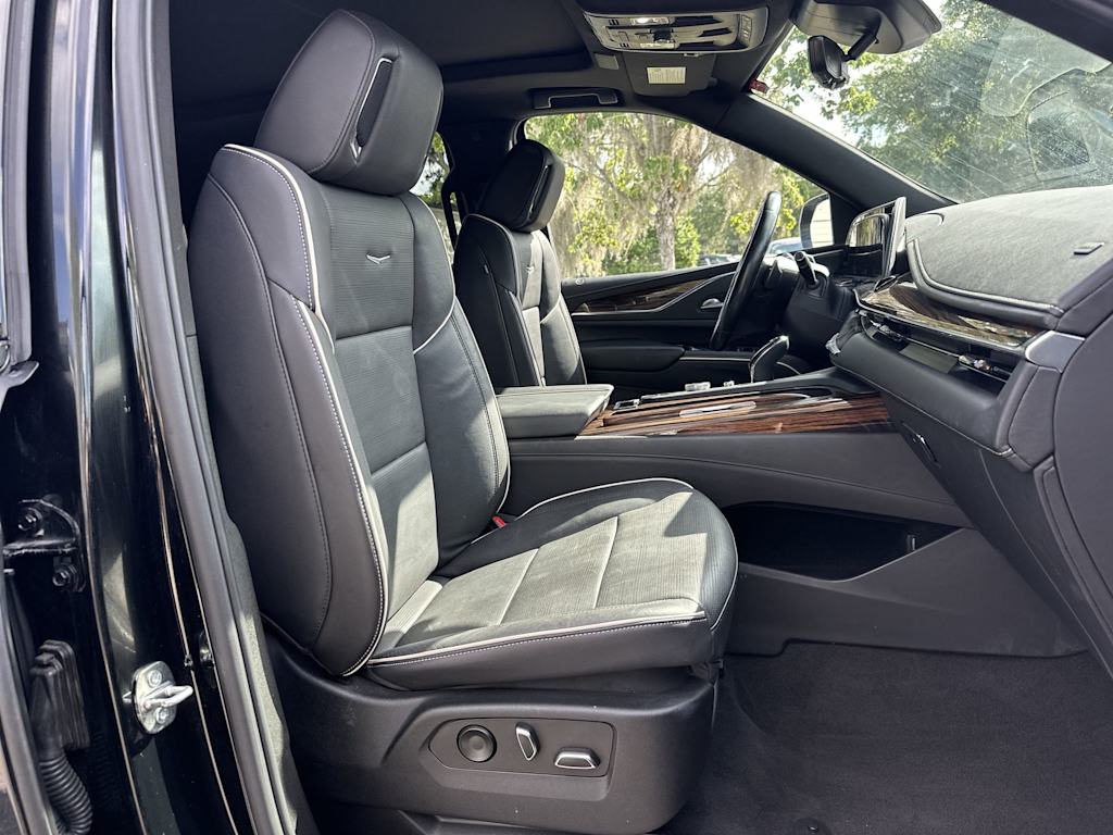 Thumbnail: 2023 Cadillac Escalade - 25