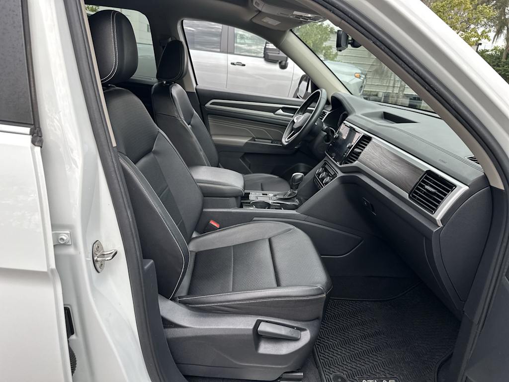 Thumbnail: 2022 Volkswagen Atlas - 26