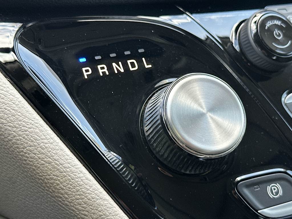 Thumbnail: 2023 Chrysler Pacifica - 26
