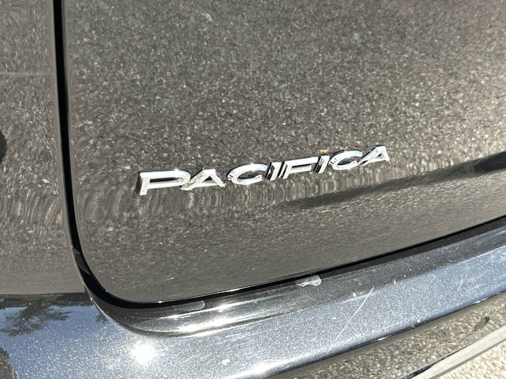 Thumbnail: 2023 Chrysler Pacifica - 23