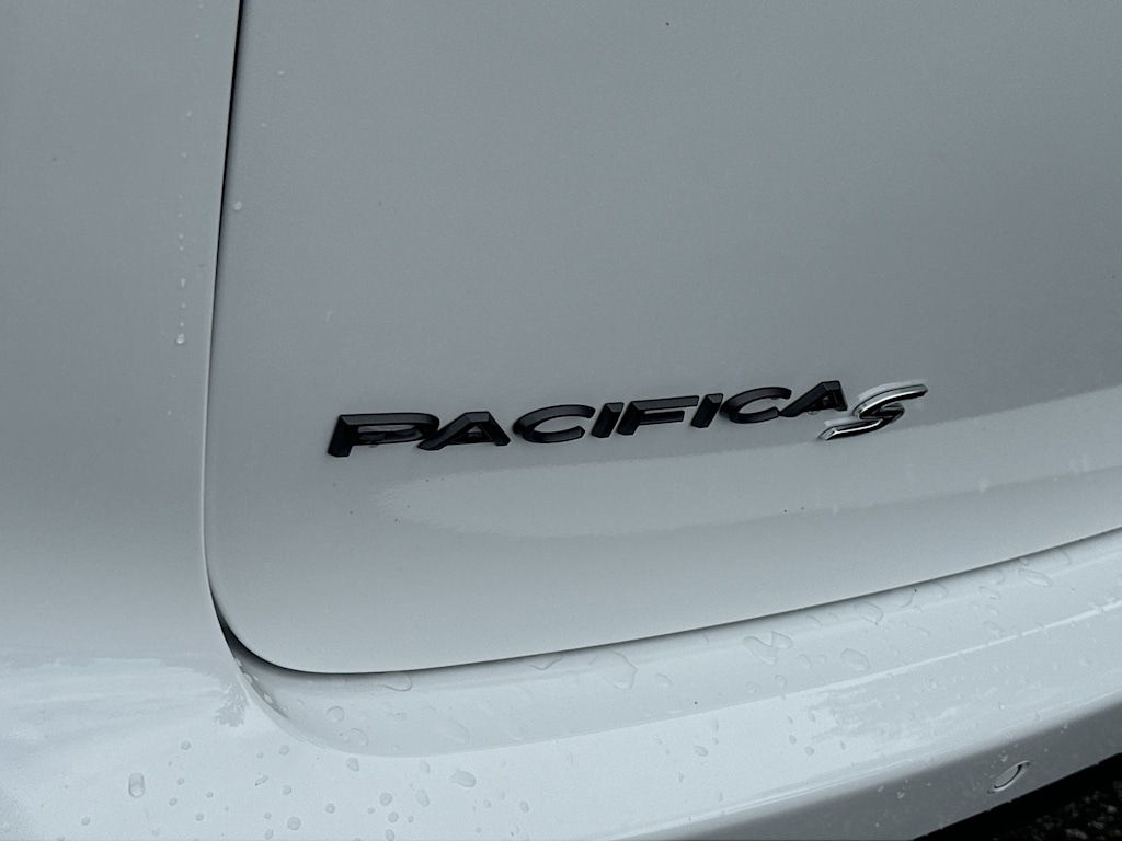 Thumbnail: 2024 Chrysler Pacifica - 23