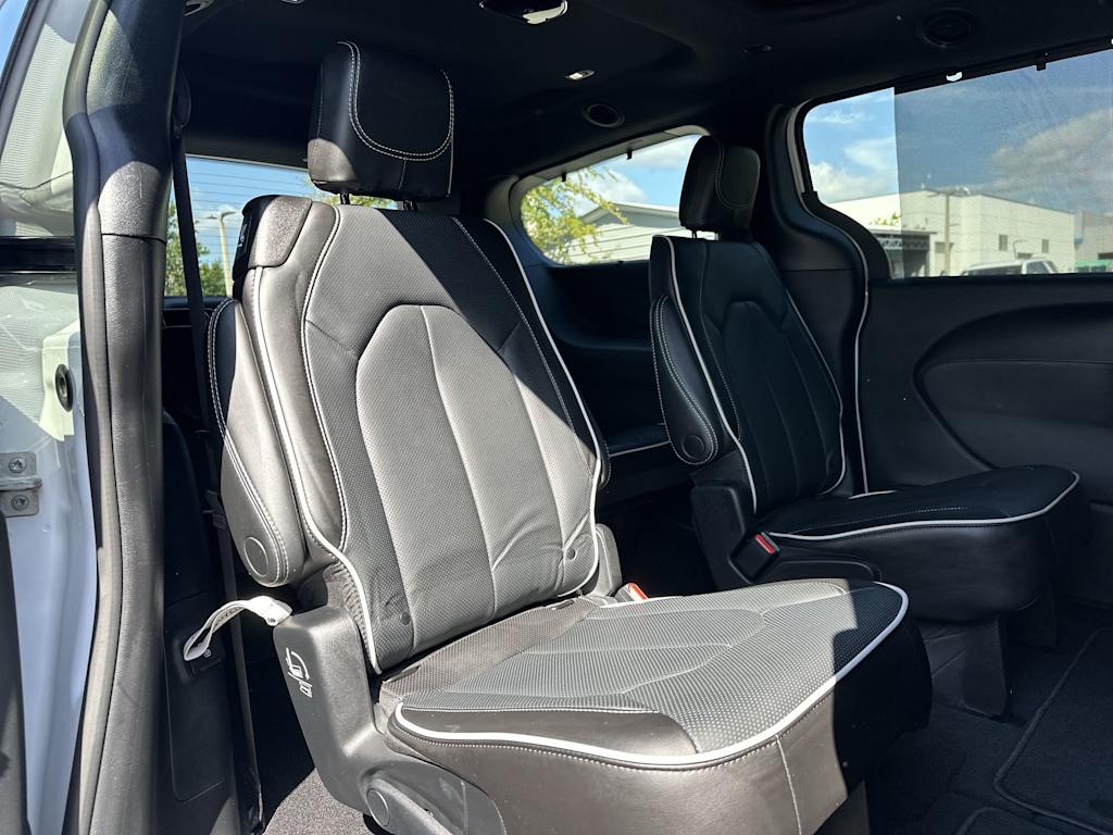 Thumbnail: 2023 Chrysler Pacifica - 26