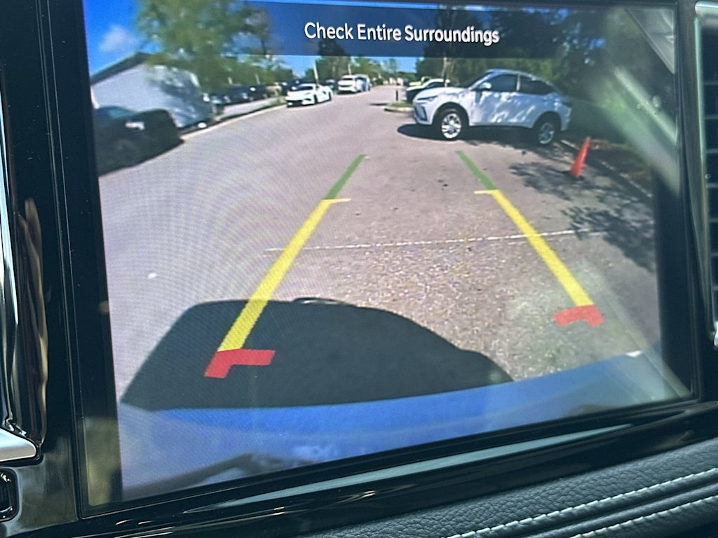 Thumbnail: 2023 Chrysler Pacifica - 14