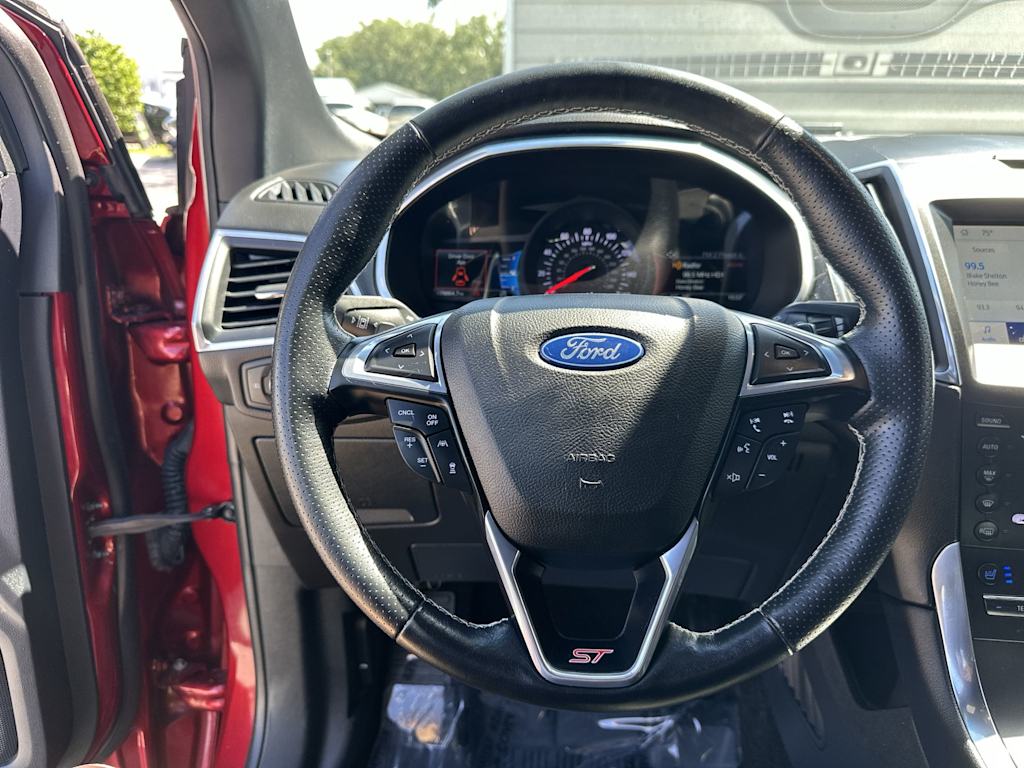 Thumbnail: 2019 Ford Edge - 10