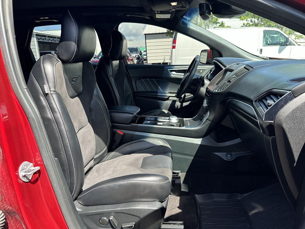Thumbnail: 2019 Ford Edge - 26