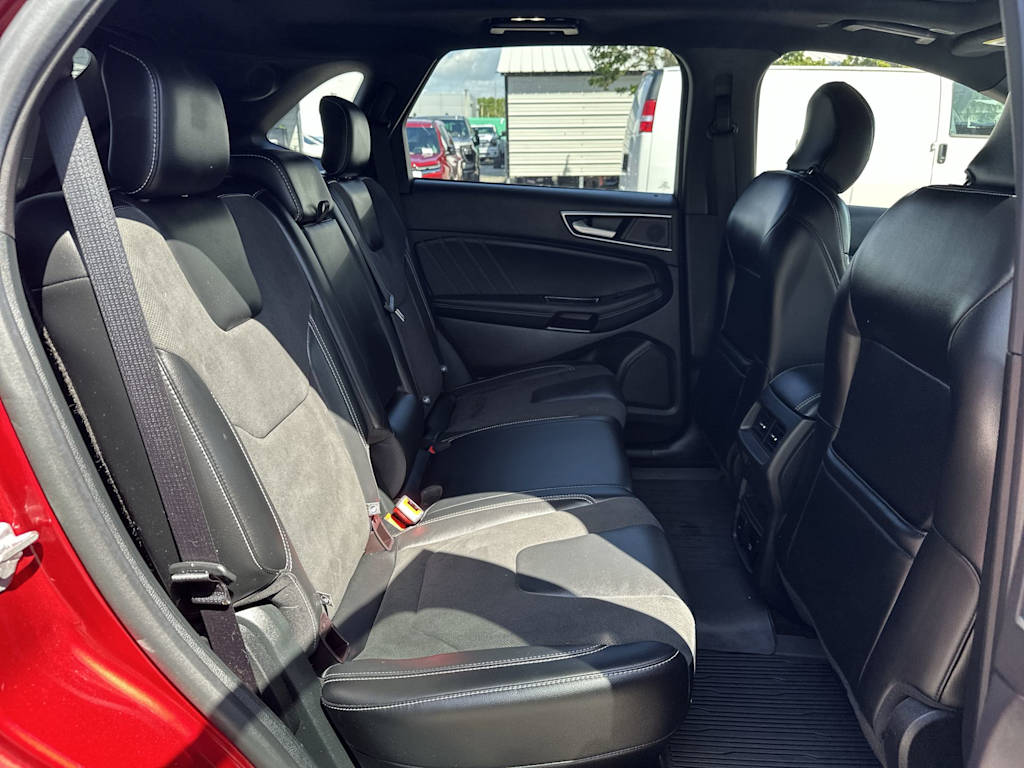 Thumbnail: 2019 Ford Edge - 25