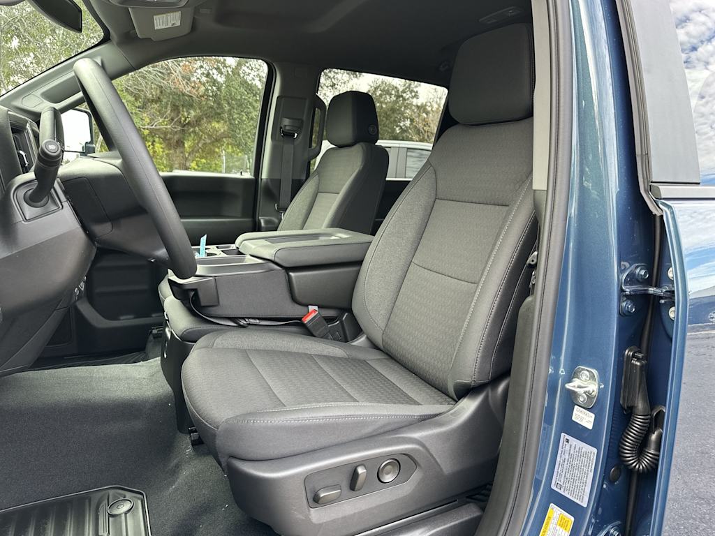 Thumbnail: 2026 Chevrolet Silverado 2500 - 12