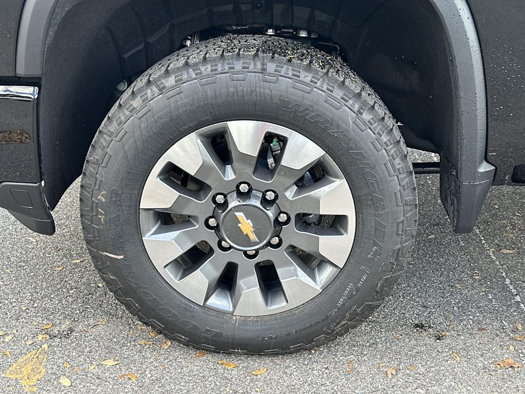 Thumbnail: 2026 Chevrolet Silverado 2500 - 8