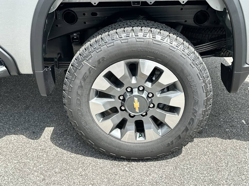 Thumbnail: 2026 Chevrolet Silverado 2500 - 8