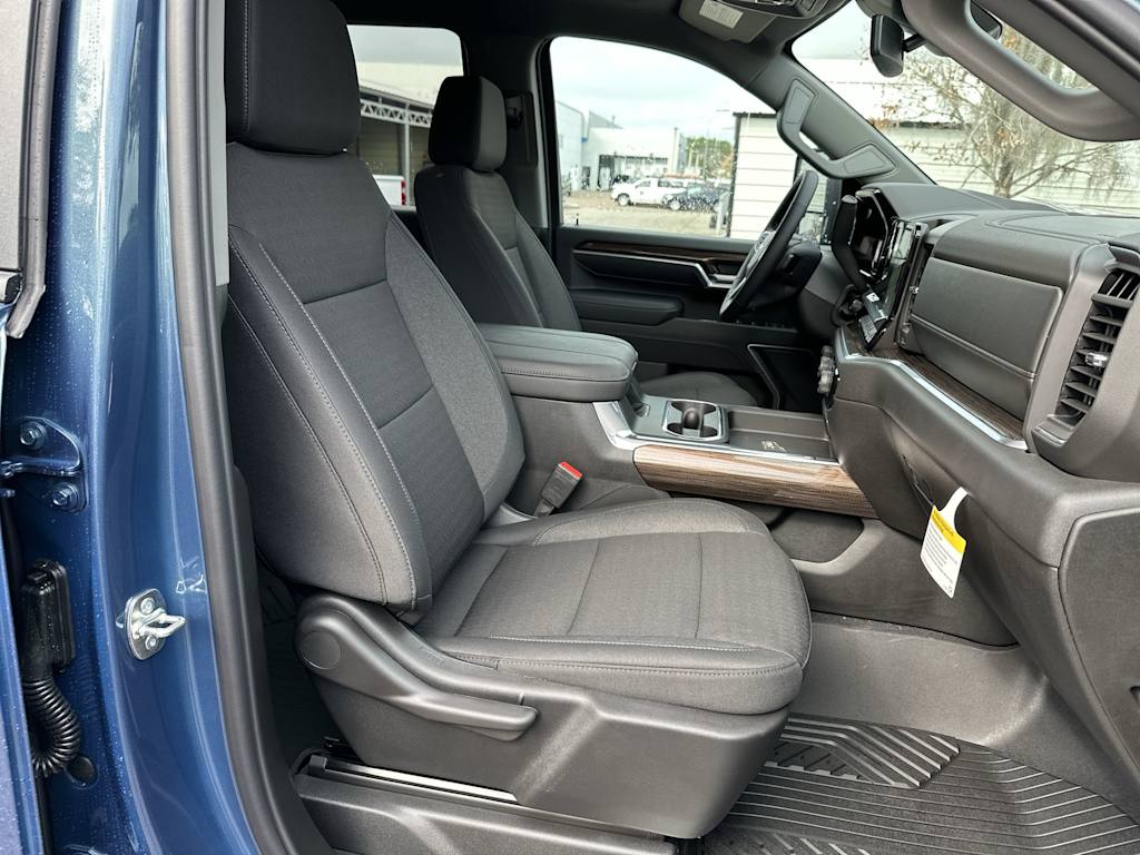 Thumbnail: 2026 Chevrolet Silverado 2500 - 25