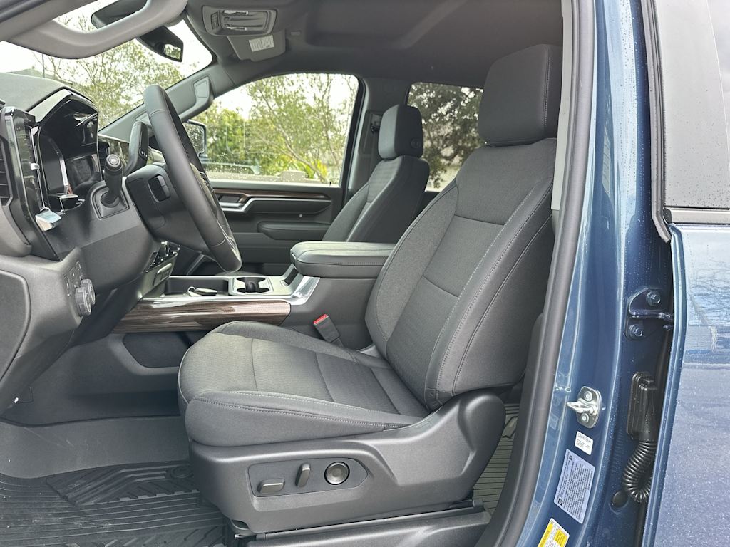 Thumbnail: 2026 Chevrolet Silverado 2500 - 10