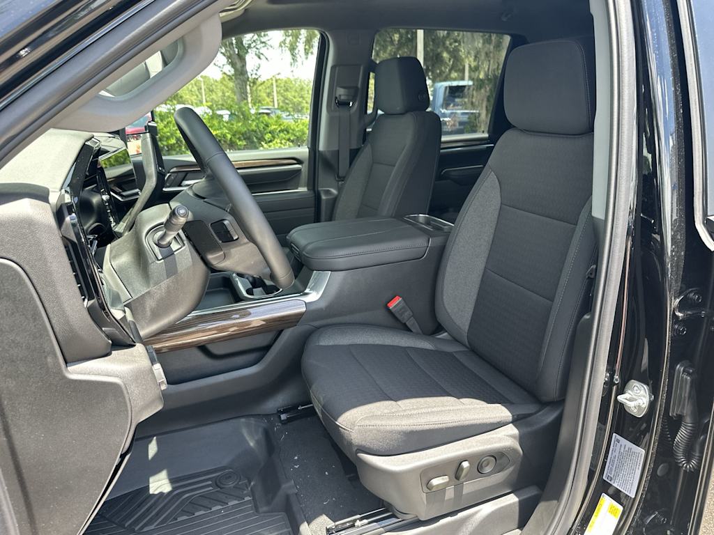 Thumbnail: 2025 Chevrolet Silverado 2500 - 12