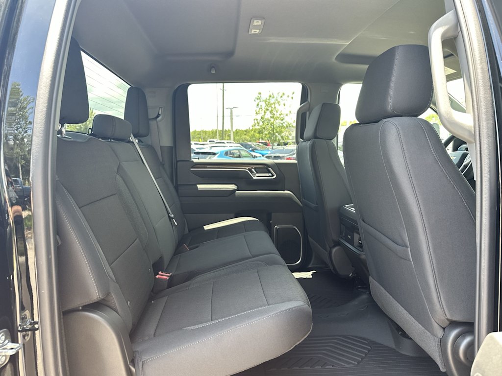 Thumbnail: 2025 Chevrolet Silverado 2500 - 24