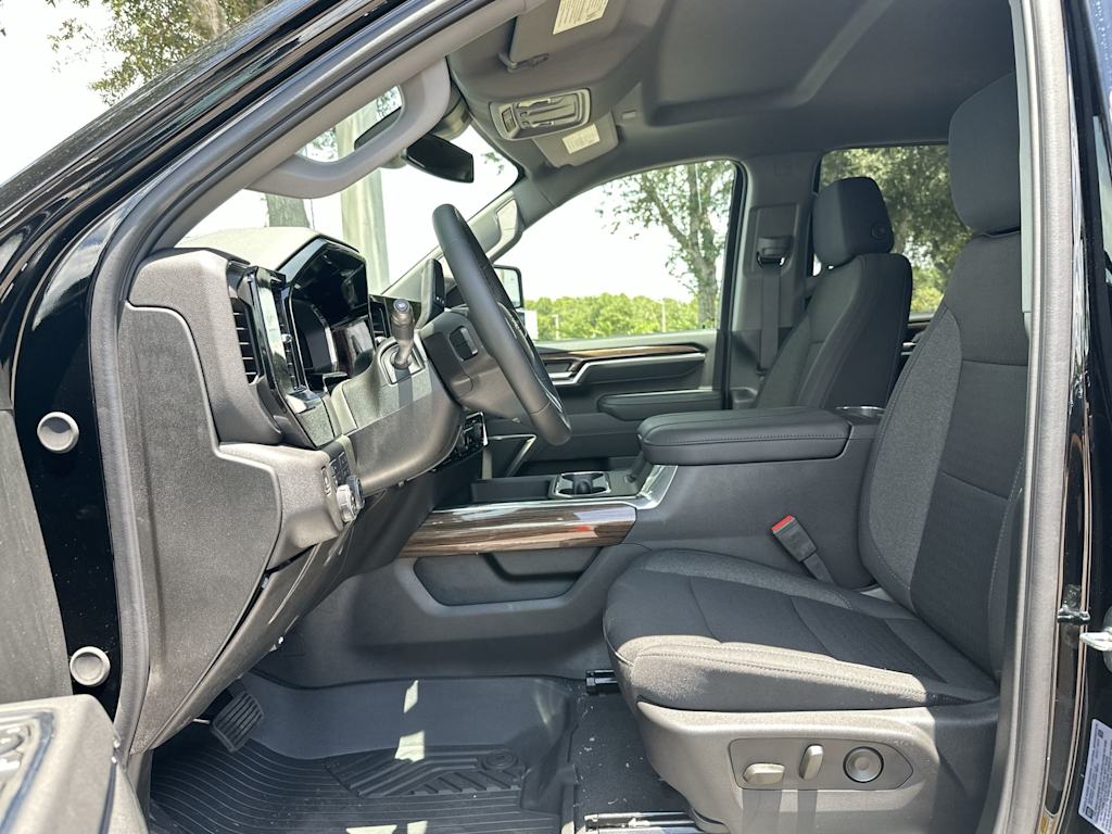 Thumbnail: 2025 Chevrolet Silverado 2500 - 11